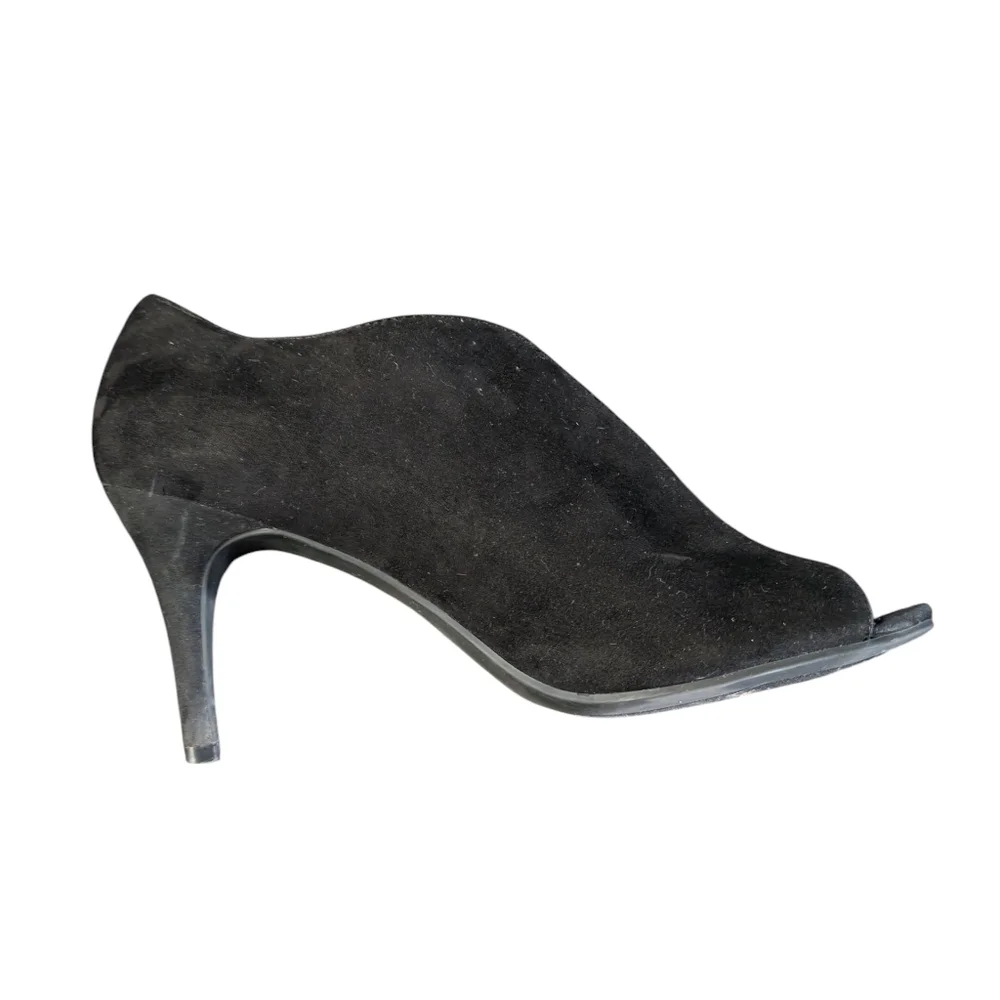 CL By Laundry Mach2 Black Faux Suede  Vamp Stiletto Heels Peep Toe Size 11M - Picture 3 of 11